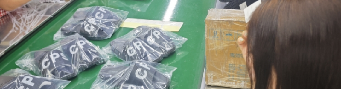 Rowoo Shoes factory's assembly line workshop is manufacturing slippers